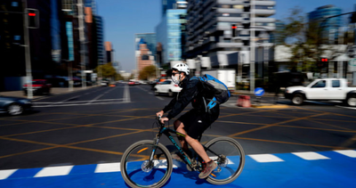 Encuesta revela que el 82% de los ciclistas se siente inseguro circulando por Santiago