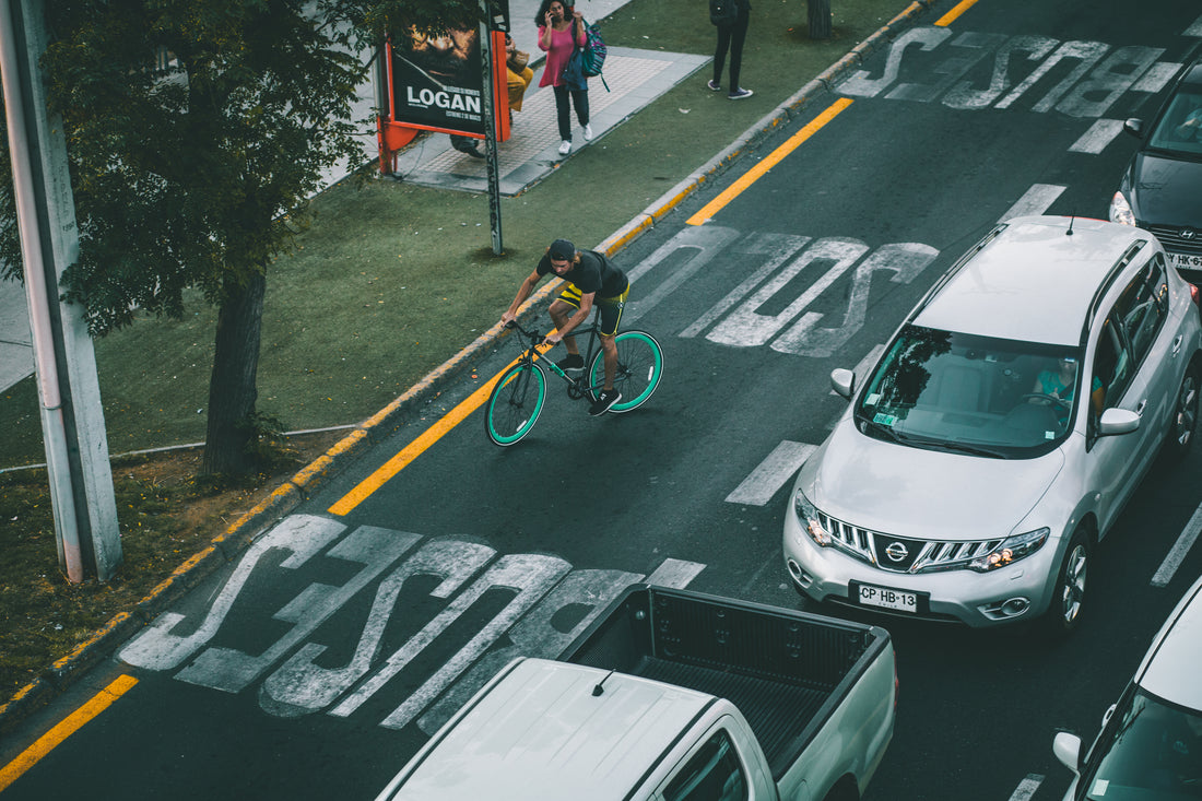 Moto, bicicleta o transporte público: ¿cuál es el modo más eficiente para moverse en Santiago?